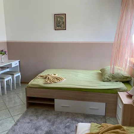 Διαμέρισμα Szoloskert Apartman *